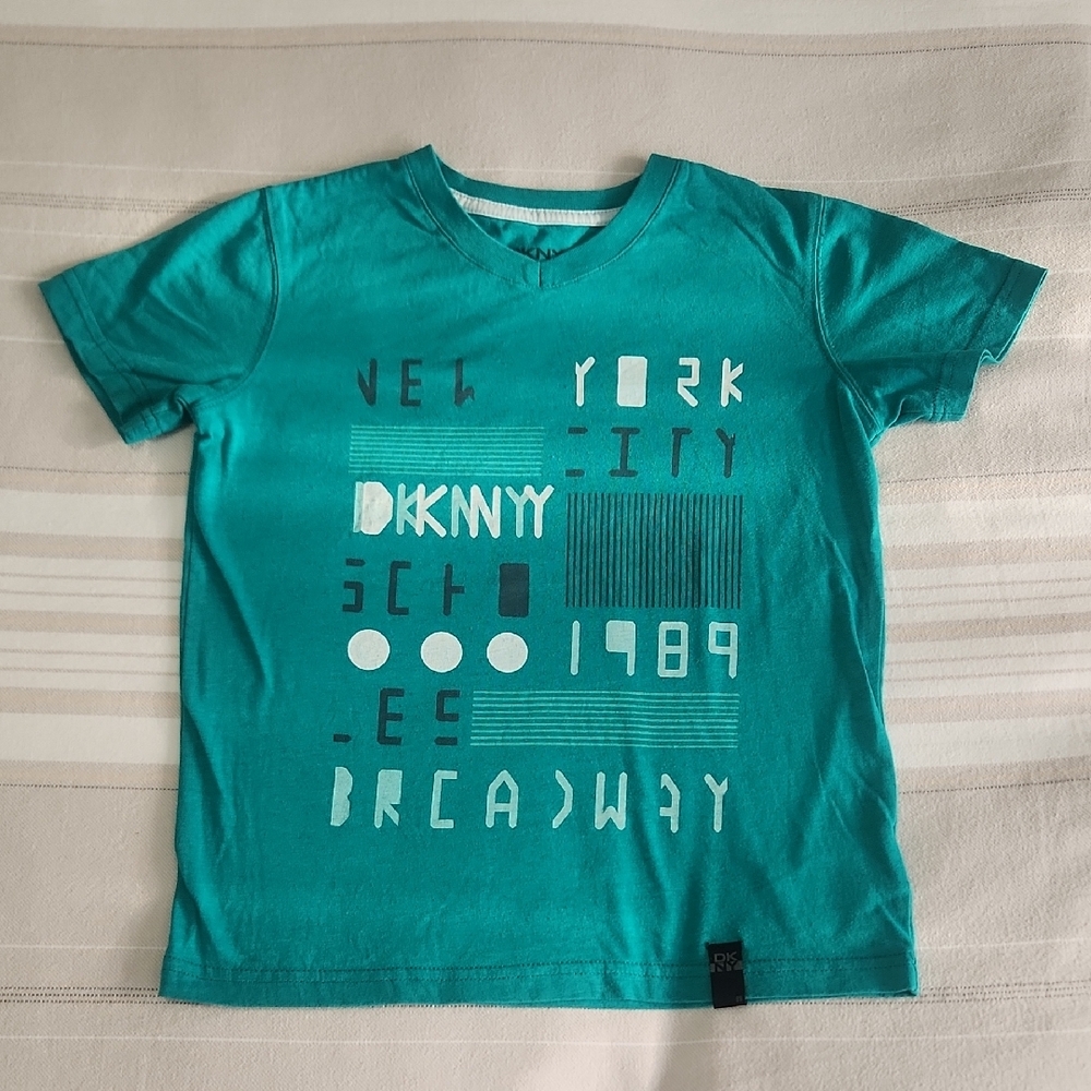 DKNY Short Sleeve Tee Urban Graphic